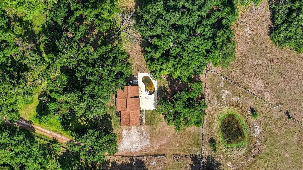 Image 8 of property listing at 5330 MYAKKA VALLEY TRAIL, Sarasota, FL 34241