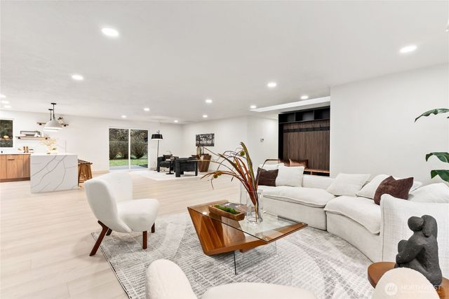 6430 33rd Avenue NW, Olympia, WA 98502