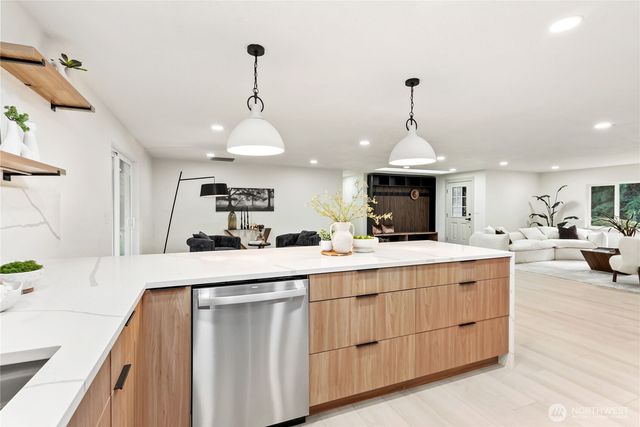 6430 33rd Avenue NW, Olympia, WA 98502