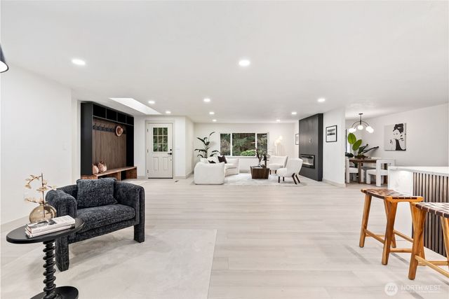 6430 33rd Avenue NW, Olympia, WA 98502