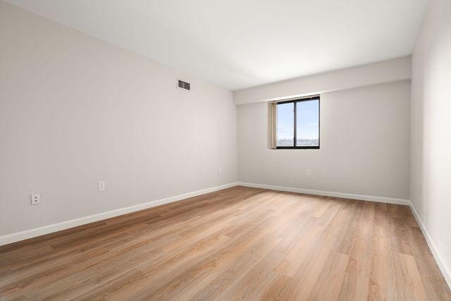 15 N Beacon St 607, Boston, MA 02134