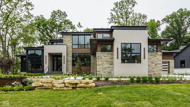 4435 Strathmore Lane, Zionsville, IN 46077