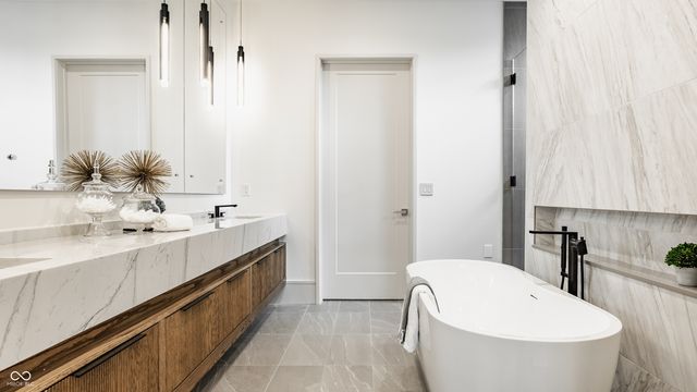 4435 Strathmore Lane, Zionsville, IN 46077