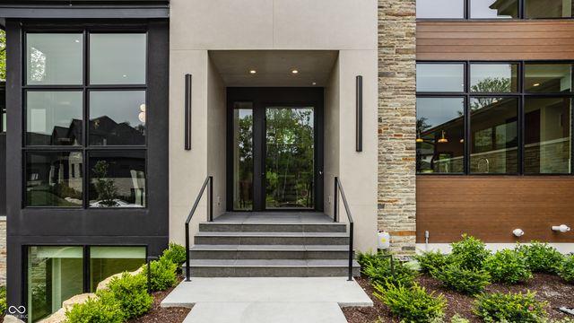 4435 Strathmore Lane, Zionsville, IN 46077