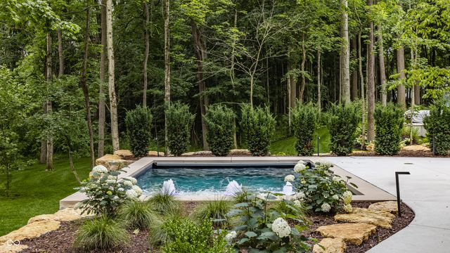 4435 Strathmore Lane, Zionsville, IN 46077