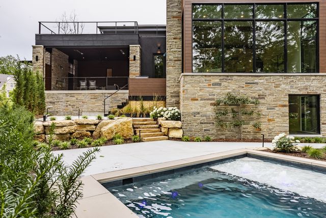 4435 Strathmore Lane, Zionsville, IN 46077