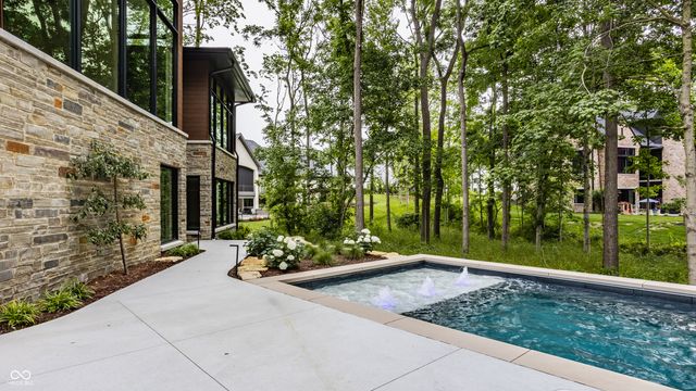 4435 Strathmore Lane, Zionsville, IN 46077
