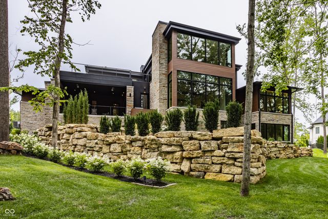 4435 Strathmore Lane, Zionsville, IN 46077