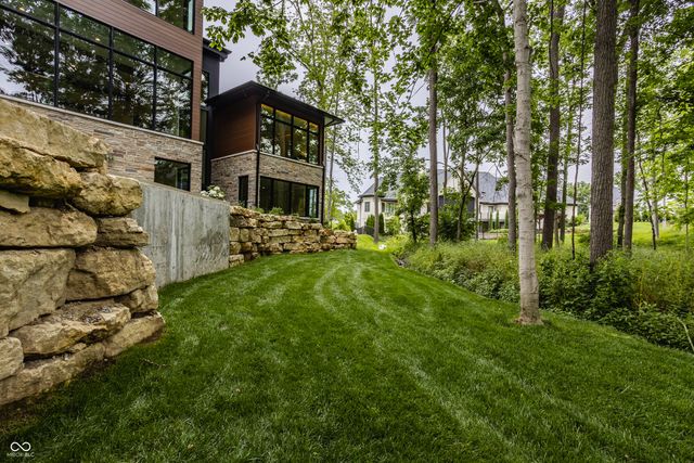 4435 Strathmore Lane, Zionsville, IN 46077
