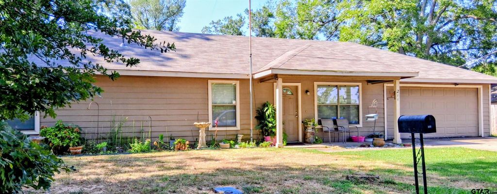 211 Turner St., Mt Vernon, TX 75457