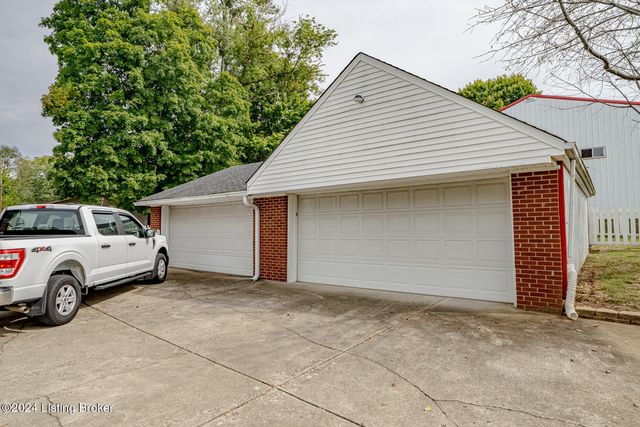 4608 Glen Rose Rd, Louisville, KY 40229