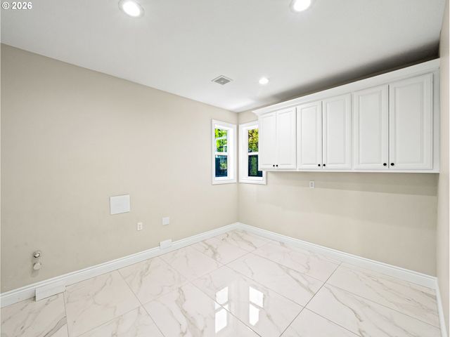 14046 Se CLAREMONT St, Happy Valley, OR 97086