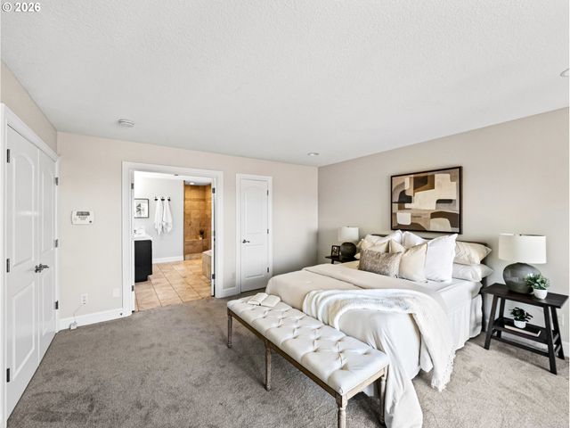 14046 Se CLAREMONT St, Happy Valley, OR 97086