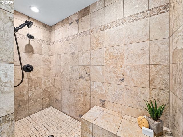 14046 Se CLAREMONT St, Happy Valley, OR 97086