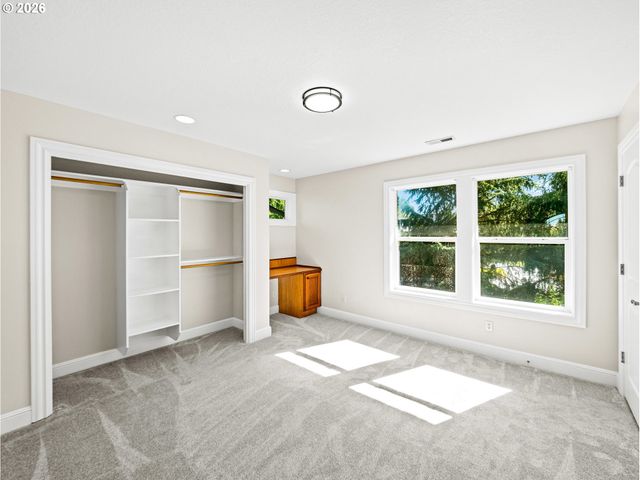 14046 Se CLAREMONT St, Happy Valley, OR 97086