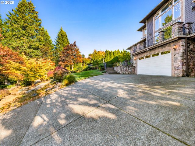 14046 Se CLAREMONT St, Happy Valley, OR 97086