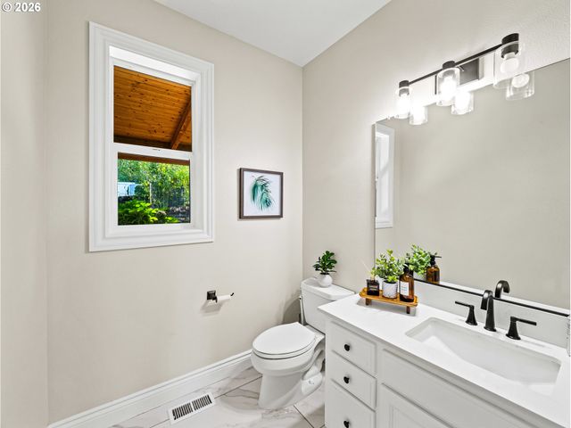 14046 Se CLAREMONT St, Happy Valley, OR 97086