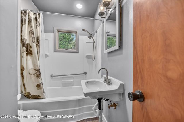 1893 Burton Avenue, Holt, MI 48842