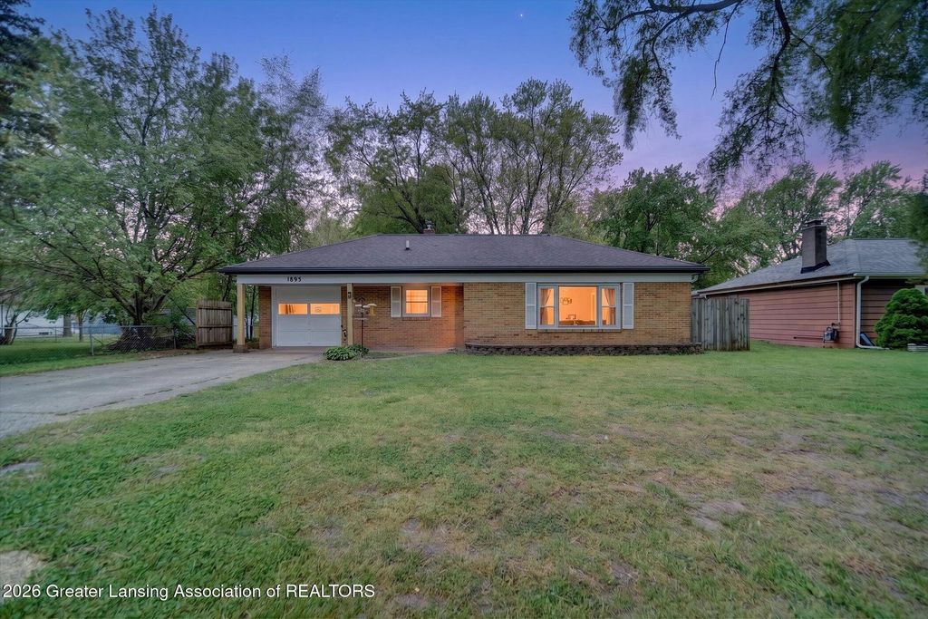 1893 Burton Avenue, Holt, MI 48842