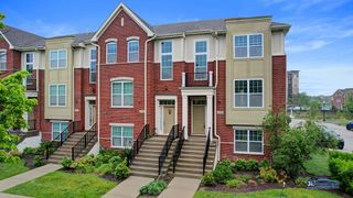 1255 Danforth Court, Vernon Hills, IL 60061