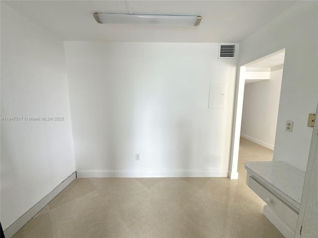 2780 NE 183rd St 717, Aventura, FL 33160