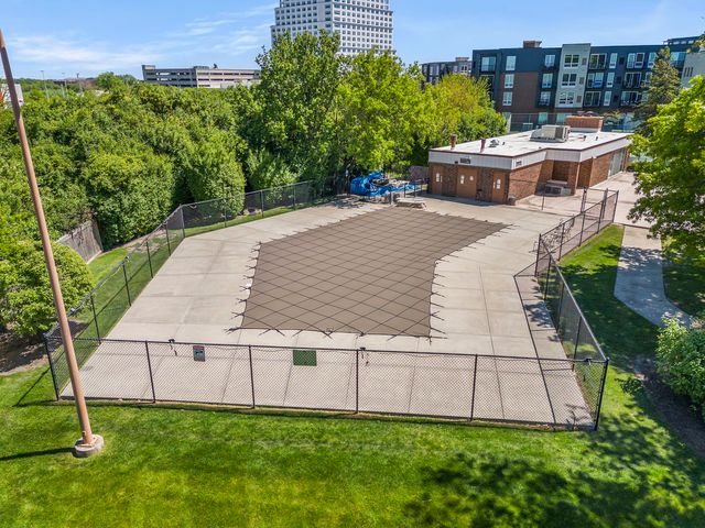 2201 S Grace Street 603, Lombard, IL 60148