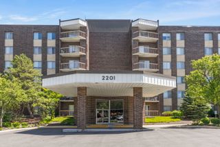 2201 S Grace Street 603, Lombard, IL 60148