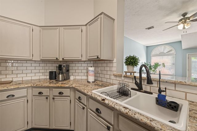 12606 Millvan Drive, Houston, TX 77070