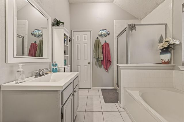 12606 Millvan Drive, Houston, TX 77070