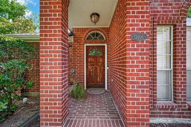 12606 Millvan Drive, Houston, TX 77070