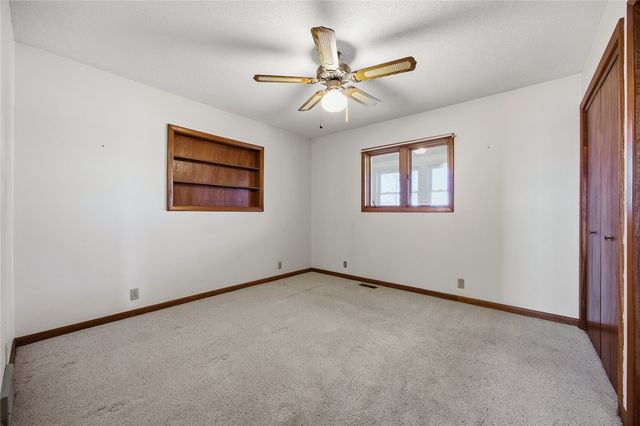 4610 200th St, Deep River, IA 52222