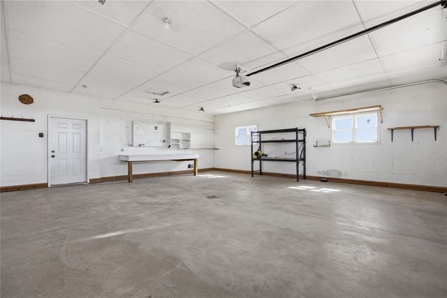 4610 200th St, Deep River, IA 52222