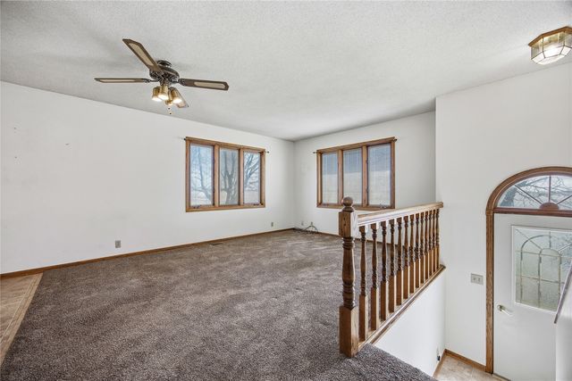 4610 200th St, Deep River, IA 52222