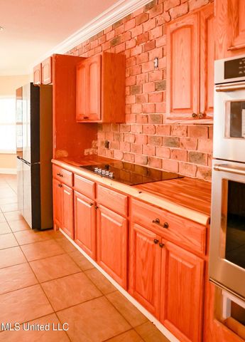 124 Basswood Drive, Pass Christian, MS 39571