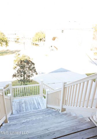 124 Basswood Drive, Pass Christian, MS 39571