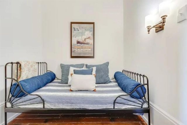 2010 Strand St 303, Galveston, TX 77550