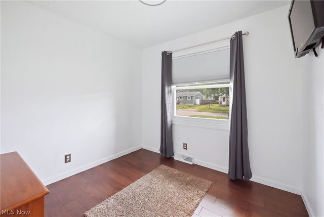 723 Dresden Drive, Hubbard, OH 44425