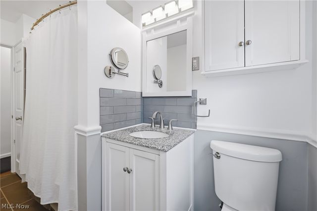723 Dresden Drive, Hubbard, OH 44425