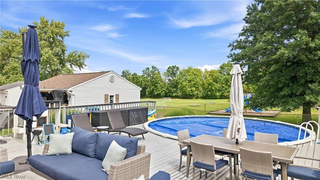 723 Dresden Drive, Hubbard, OH 44425