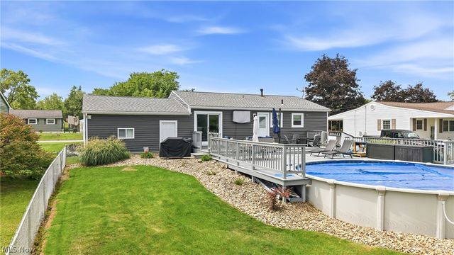 723 Dresden Drive, Hubbard, OH 44425