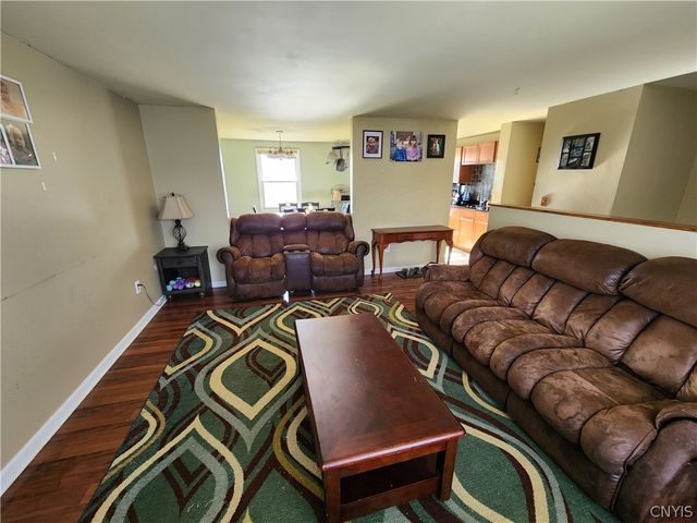 8085 Thurston Drive, Cicero, NY 13039