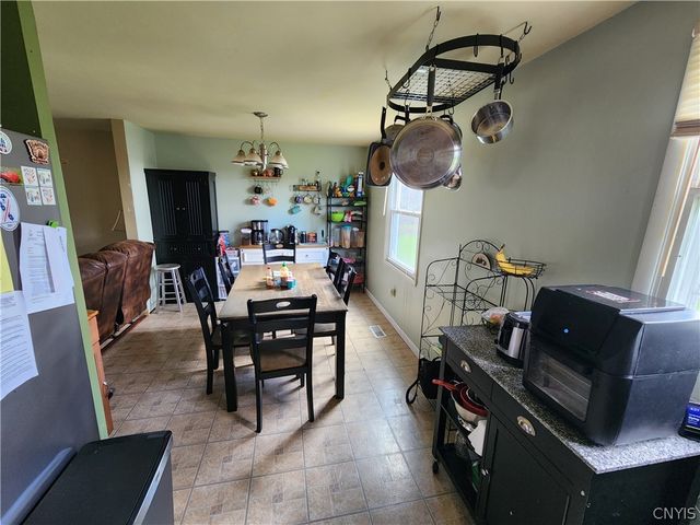 8085 Thurston Drive, Cicero, NY 13039