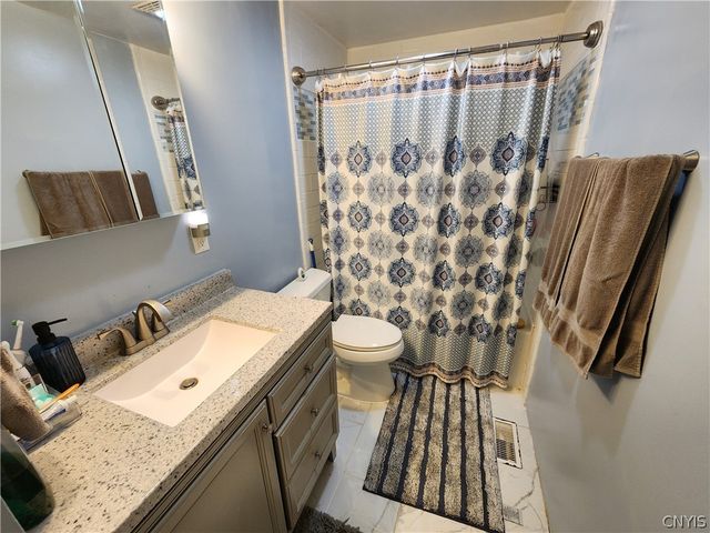8085 Thurston Drive, Cicero, NY 13039