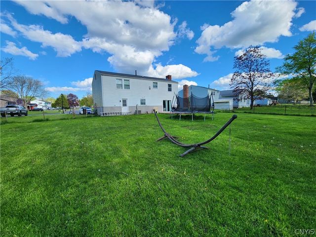 8085 Thurston Drive, Cicero, NY 13039