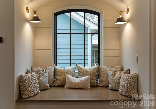 700 Mcalway Road, Charlotte, NC 28211