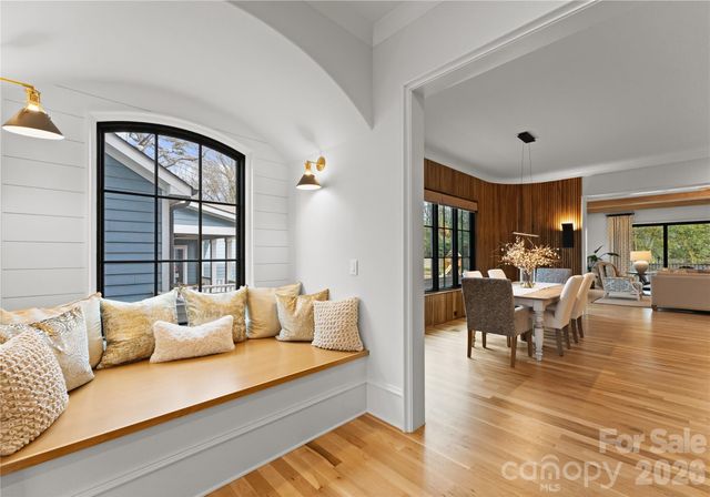 700 Mcalway Road, Charlotte, NC 28211