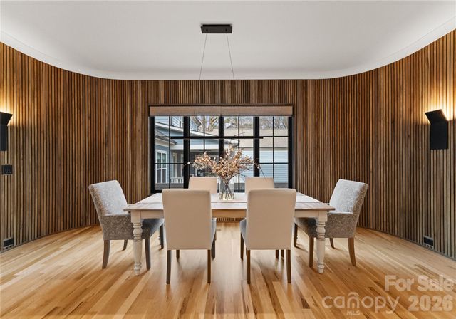 700 Mcalway Road, Charlotte, NC 28211