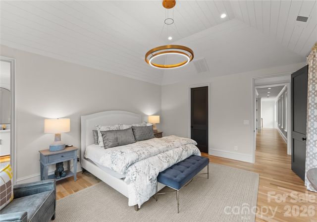 700 Mcalway Road, Charlotte, NC 28211