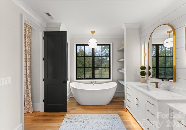 700 Mcalway Road, Charlotte, NC 28211