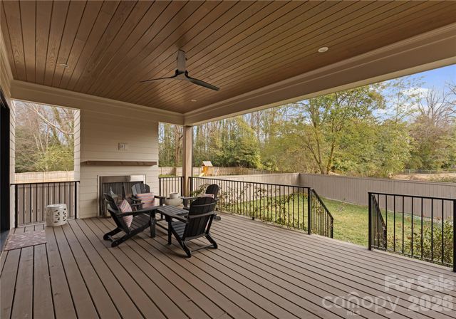 700 Mcalway Road, Charlotte, NC 28211